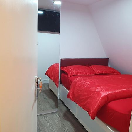 Amh Hotel - Greenford Station Northolt  المظهر الخارجي الصورة